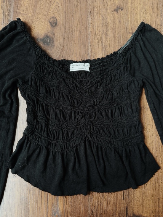 Urban Outfitters UO Shaina Ruched Smocked Ruffled Long Sleeve Crop Top in Black - Picture 4 of 5
